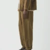 Alfie in de massa geverfde broek met visgraatmotief