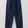 Alfie in de massa geverfde broek met visgraatmotief