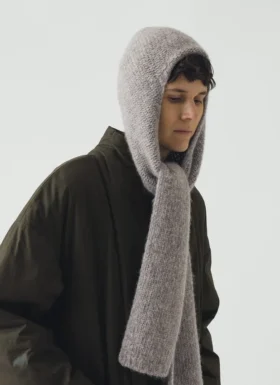 Luchtige alpaca sjaal met capuchon