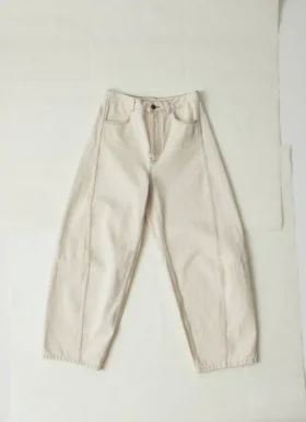 sculpturale denim broek met naden 1 280x385 - Sculpturale denim broek met naden