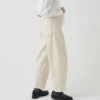 Sculpturale denim broek met naden